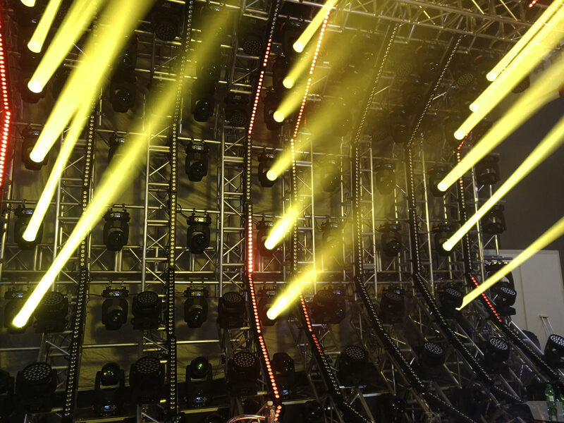 高功率330W超频移动头灯