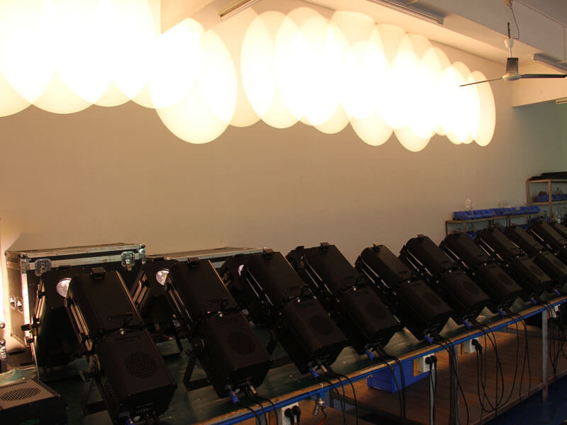 300W 变焦 LED 成像灯