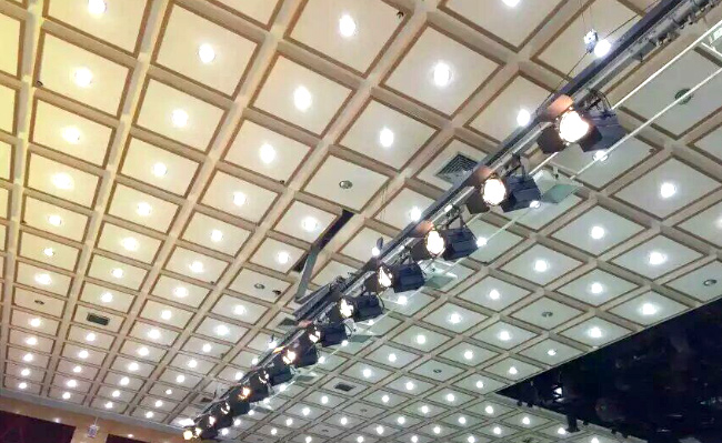 LED灯泡易于打破，不要亮，闪烁，并引起昏暗的光。如何修复？