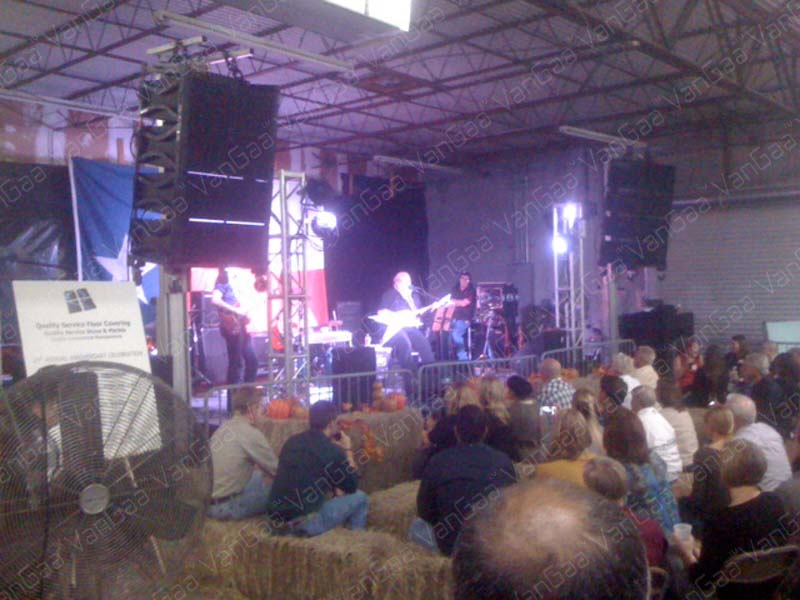 与Vangaa的光线一起玩David Alan Coe的乡村音乐