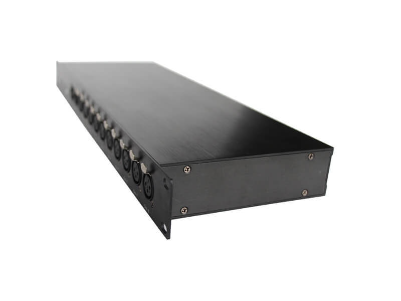 2 个 DMX 输入和 8 个 DMX 输出 DMX 512 分配器