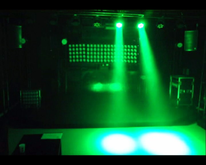 我们的Swift 121和Matrix Pixel Matrix Blinder Lights在Vangaa的北京分公司的陈列室有很棒的展示