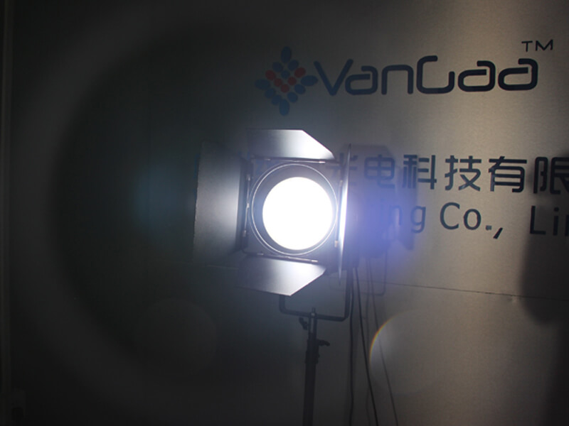 剧院用高显色指数 100W Led 菲涅尔灯