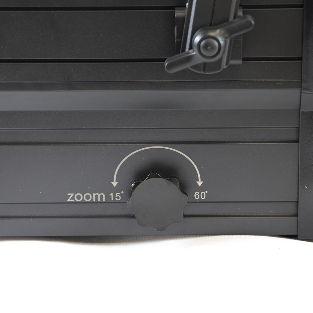 用于艺术工作室的高照度 400W Led 菲涅尔灯