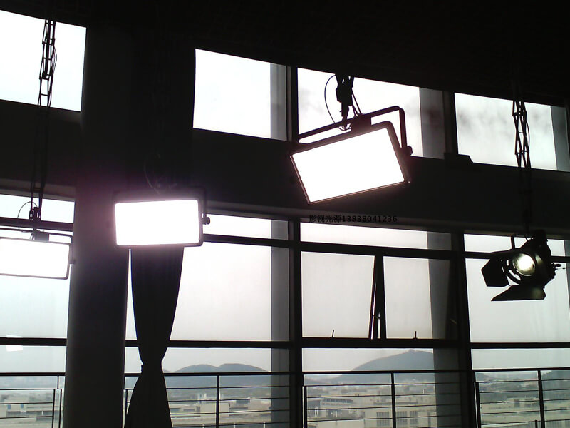 250万摄像灯受电弓